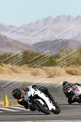 media/Nov-16-2025-Race Pace (Sun) [[8c5fa54630]]/Non Verified Riders (1st 20 Minutes)/2-Turn 10 (1010am)/